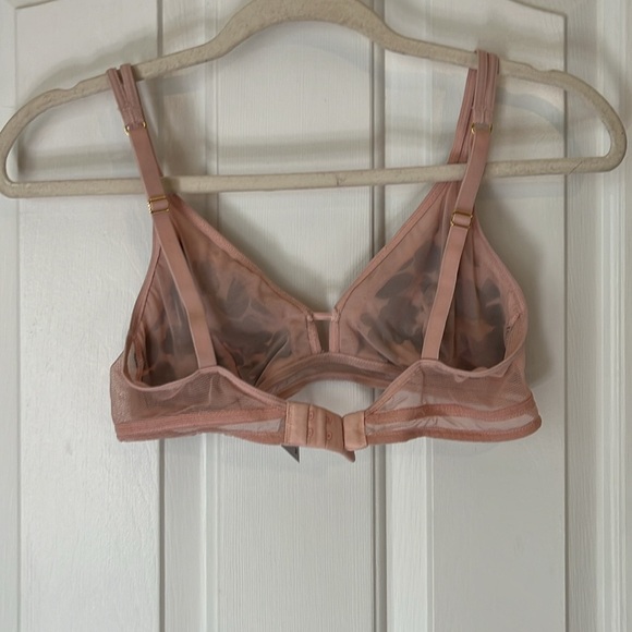 Lively | Floral Mesh Trim Breathable Bralette in Retro Blooms Size Medium - Picture 9 of 10